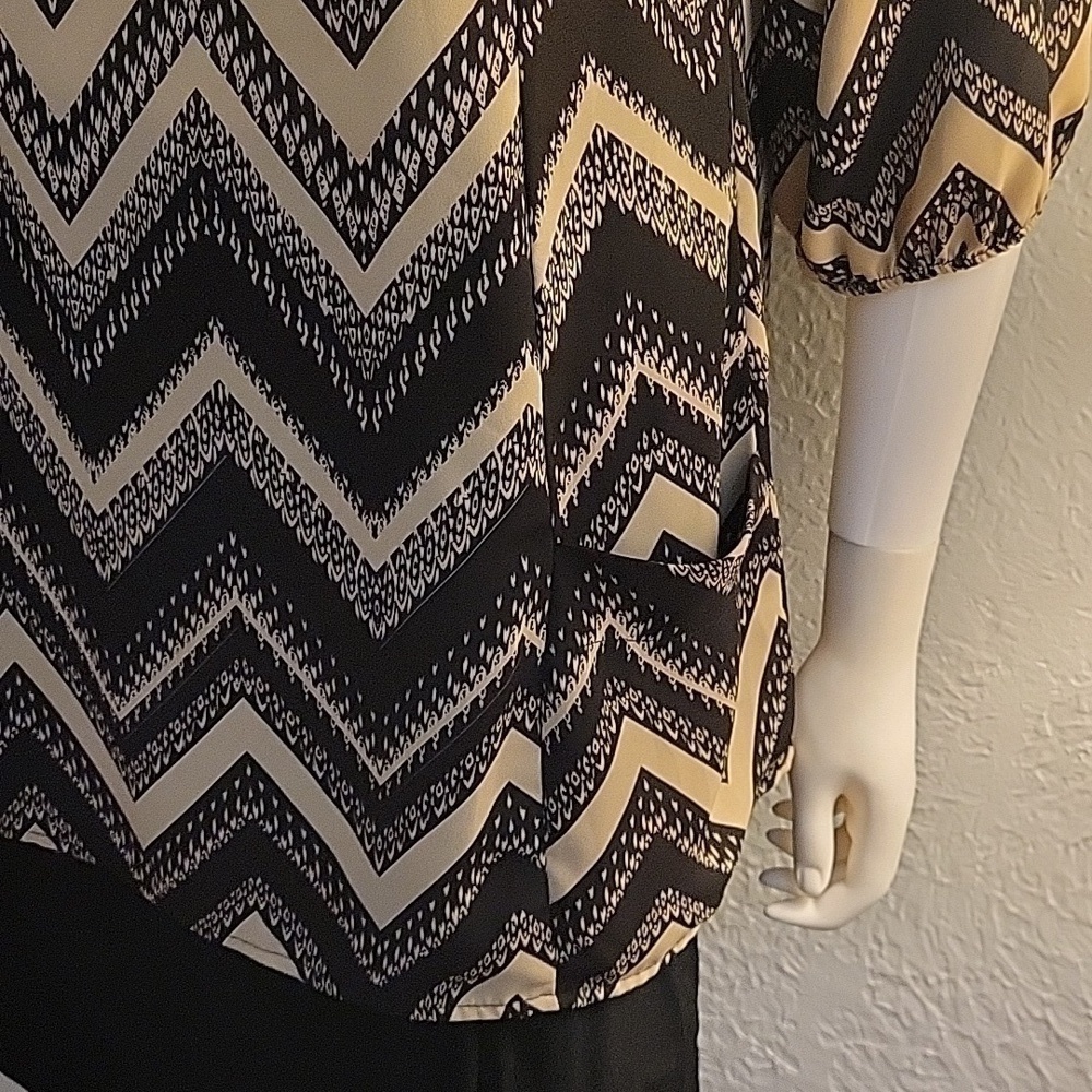 VTG LIVING DOLL Zigzag Chevron  Balloon Elbow Sleeve Chiffon Blouse - Picture 4 of 6